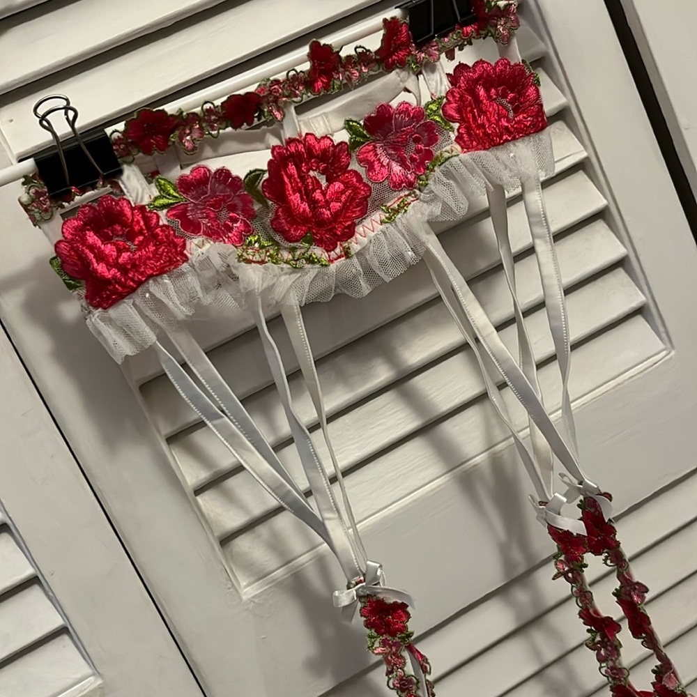 For Love & Lemons floral garter belt. Size XXS.